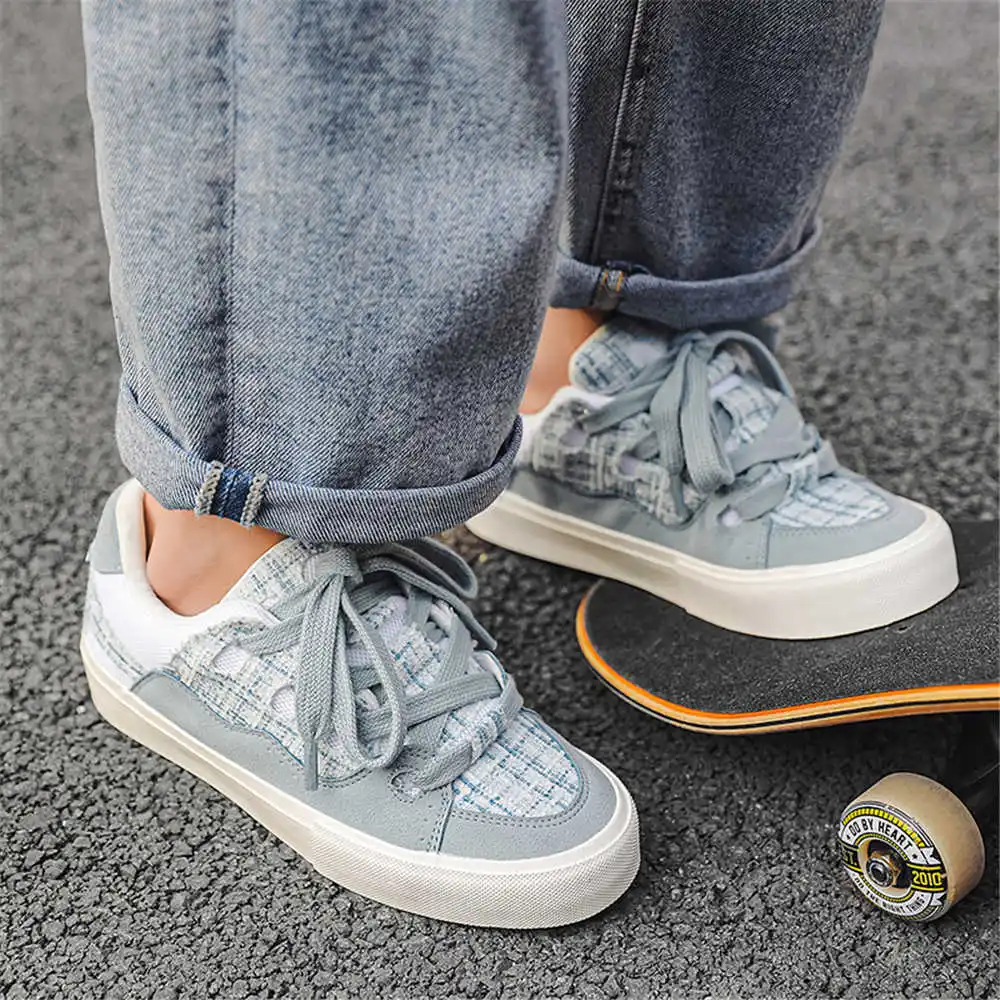 Con cordones, zapatos escolare - Tech Accessories Uk reseña y precio